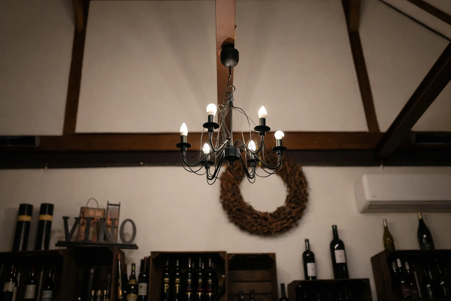 Innenraum einer Weinkellerei als Hochzeitslocation für eine standesamtliche Trauung in Bottrop