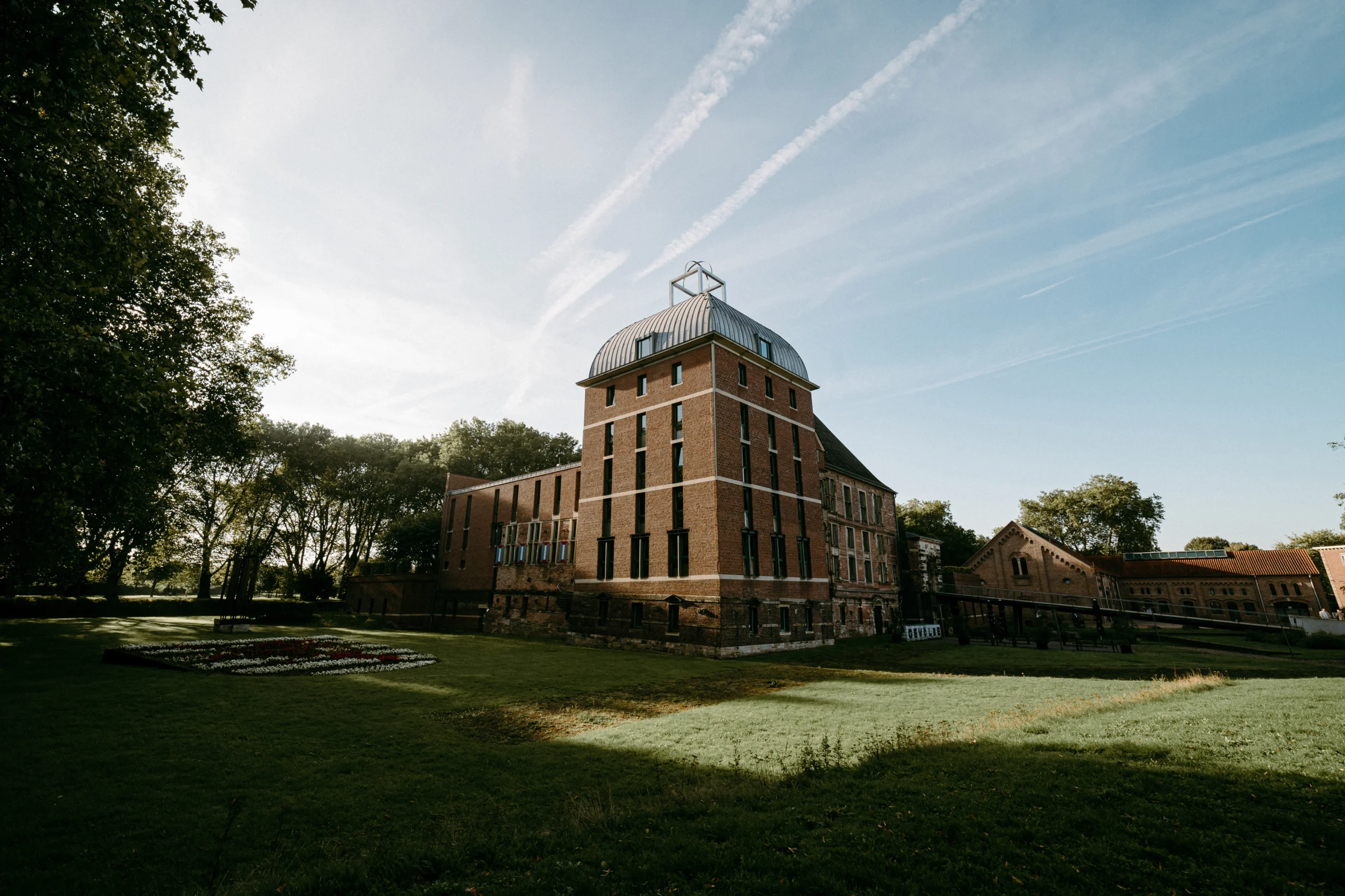 Standesamt Schloss in Gelsenkirchen, a historic castle wedding venue for civil ceremonies in NRW, Germany