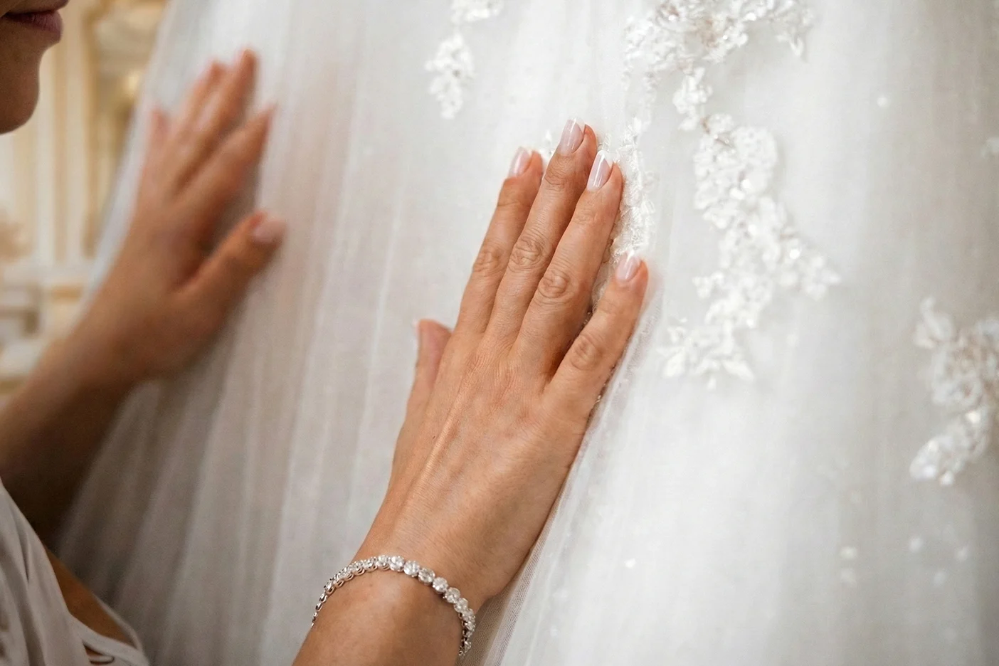 Emotional bridal preparation moments in Oberhausen, NRW. Elegant wedding dress details captured during an intimate wedding day story in Germany.
