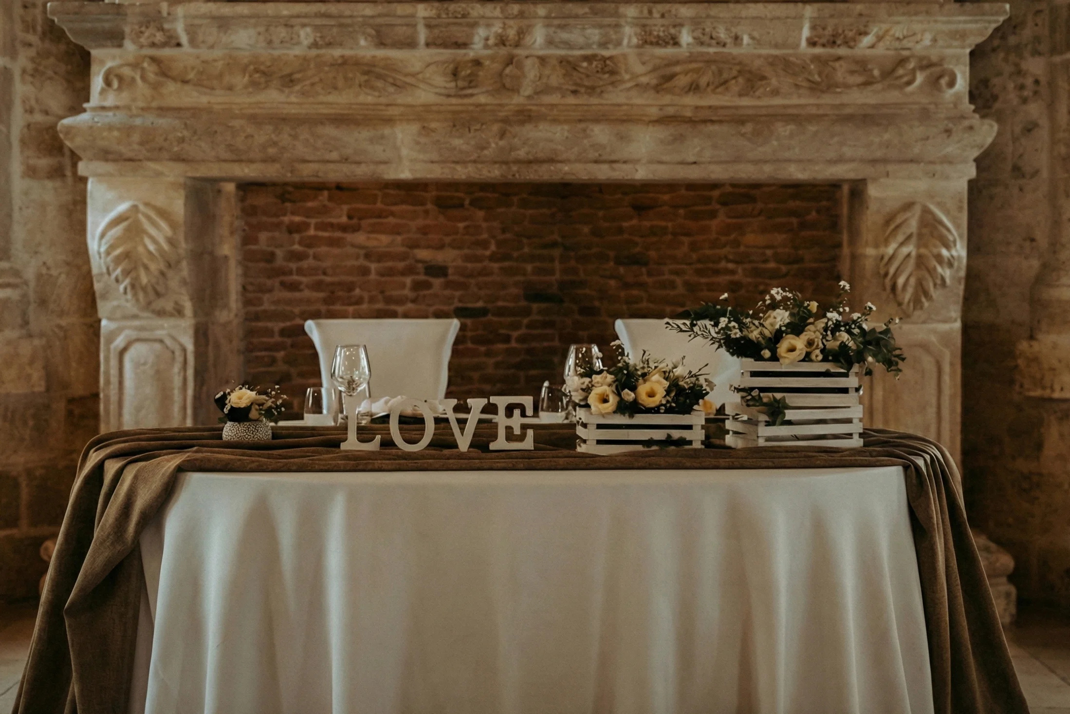 Elegant wedding head table decoration inside historic venue in Heidelberg Germany